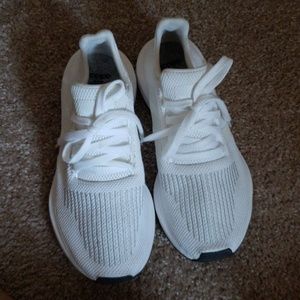 Adidas swift run white shoes